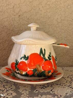 MCM Vintage Arnels 1970s Large Ceramic Mushroom Soup Tureen